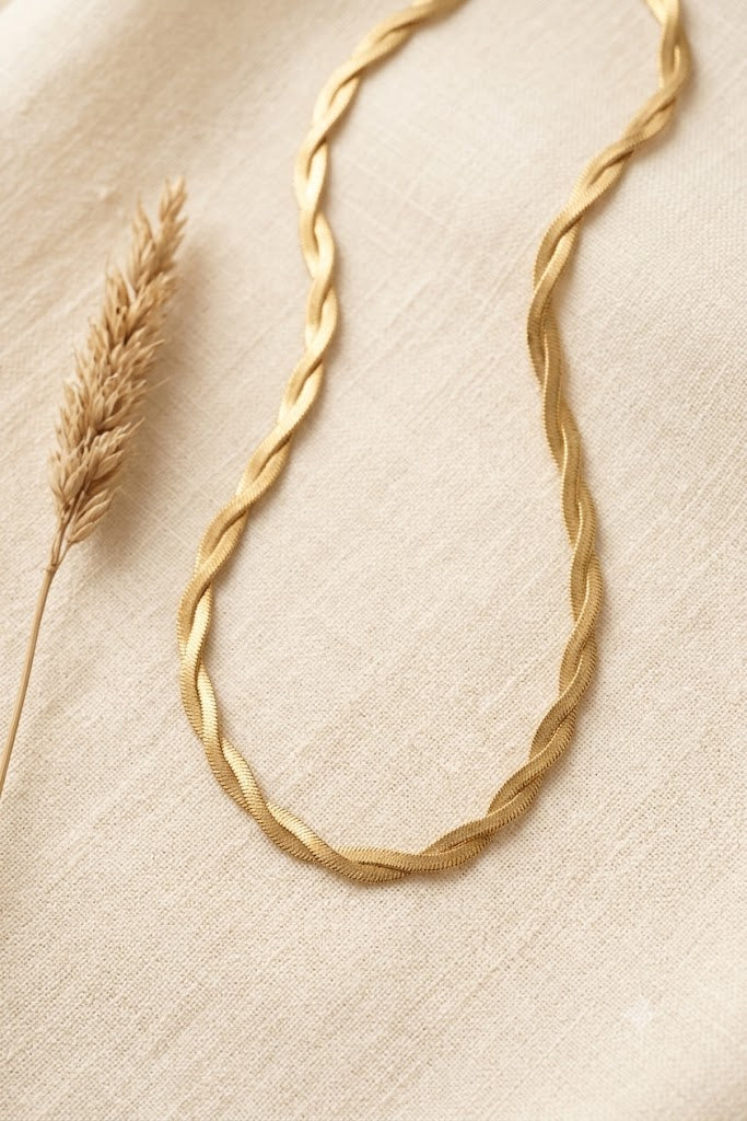 Gold Intertwine Necklace
