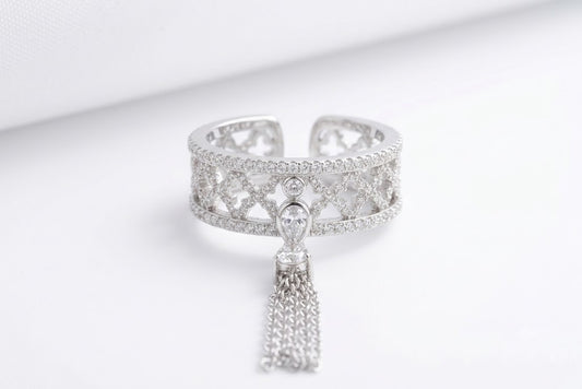 Lumière Tassel Ring