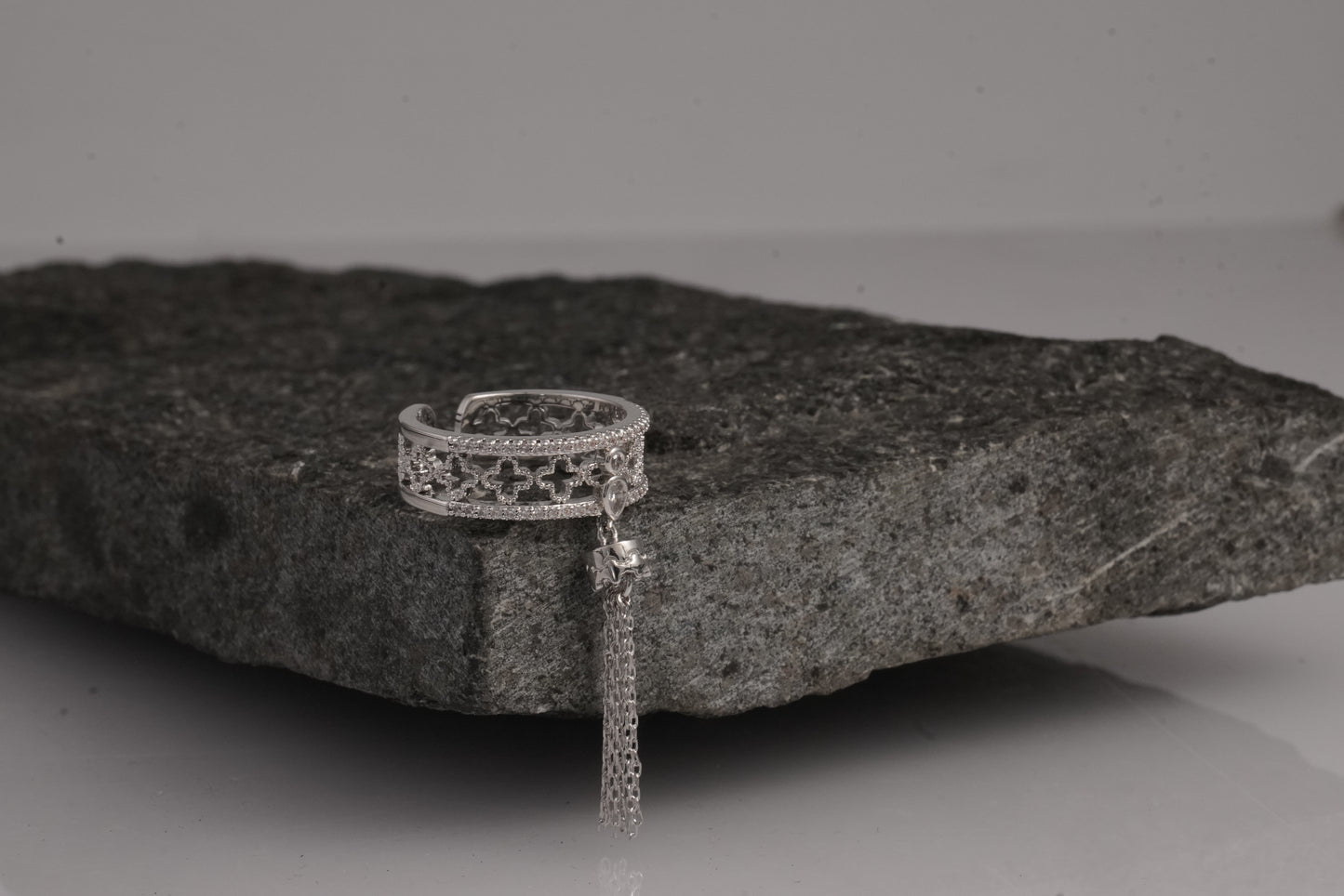 Lumière Tassel Ring