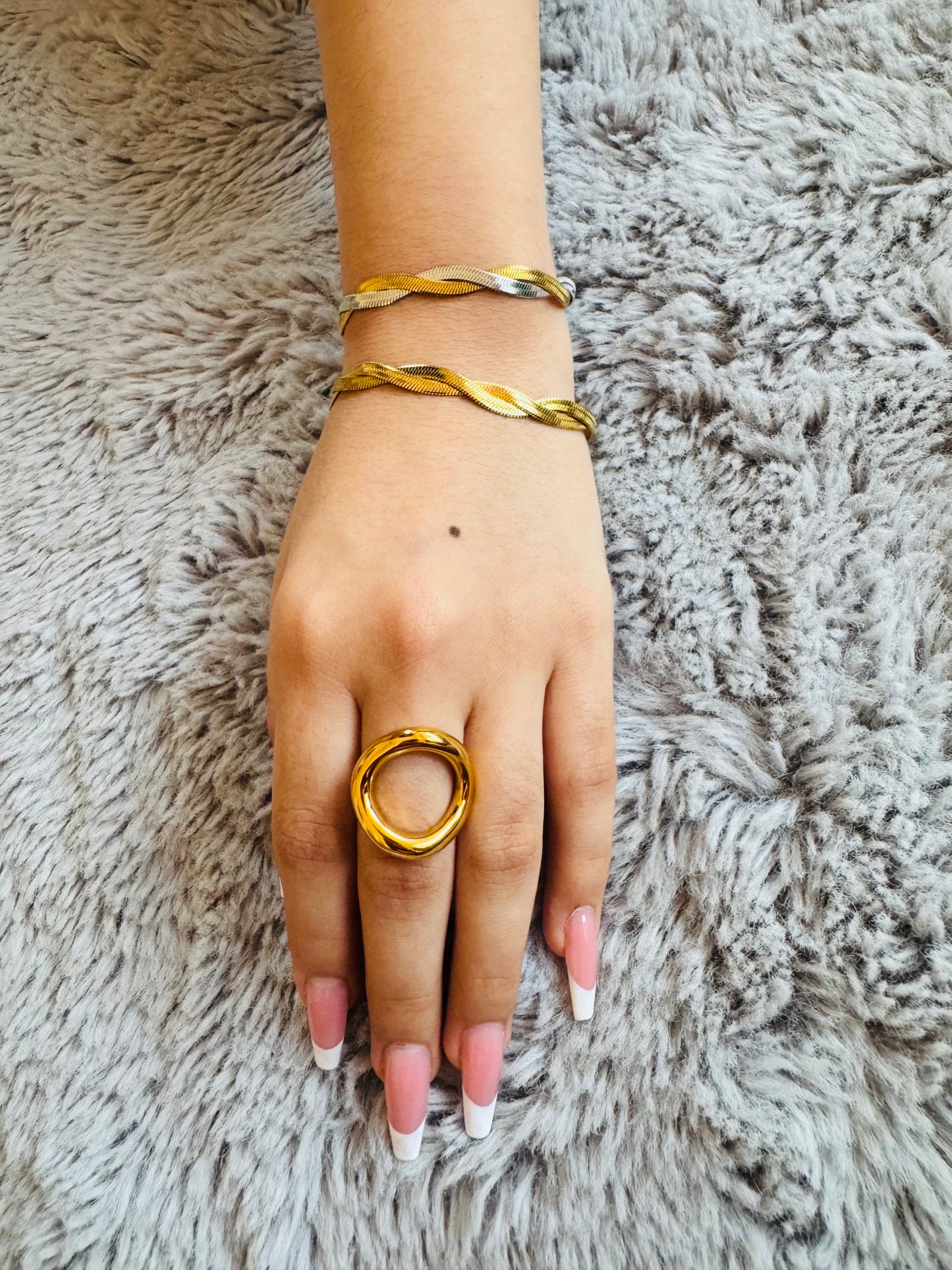 Intertwine Gold Bracelet