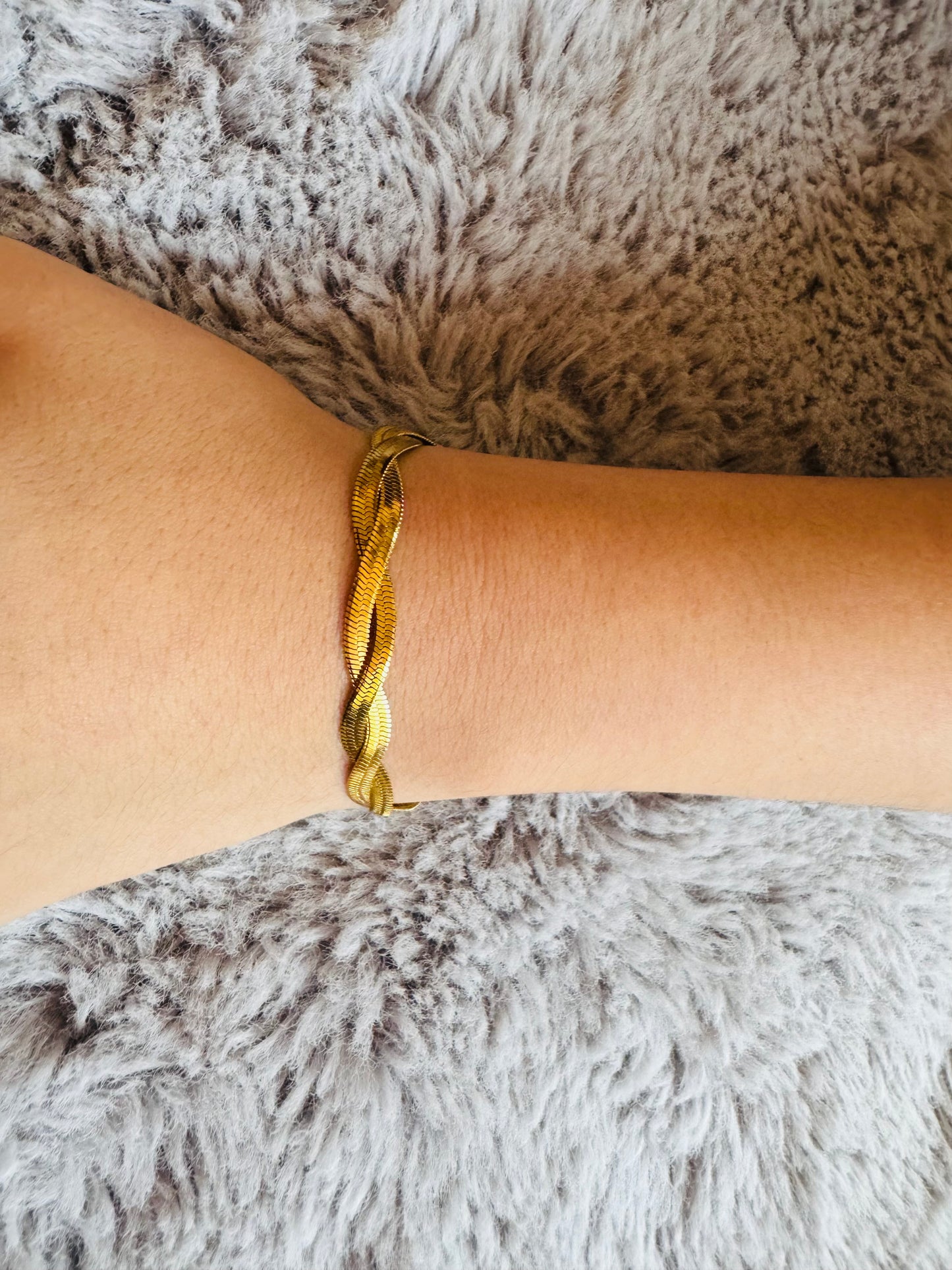 Intertwine Gold Bracelet